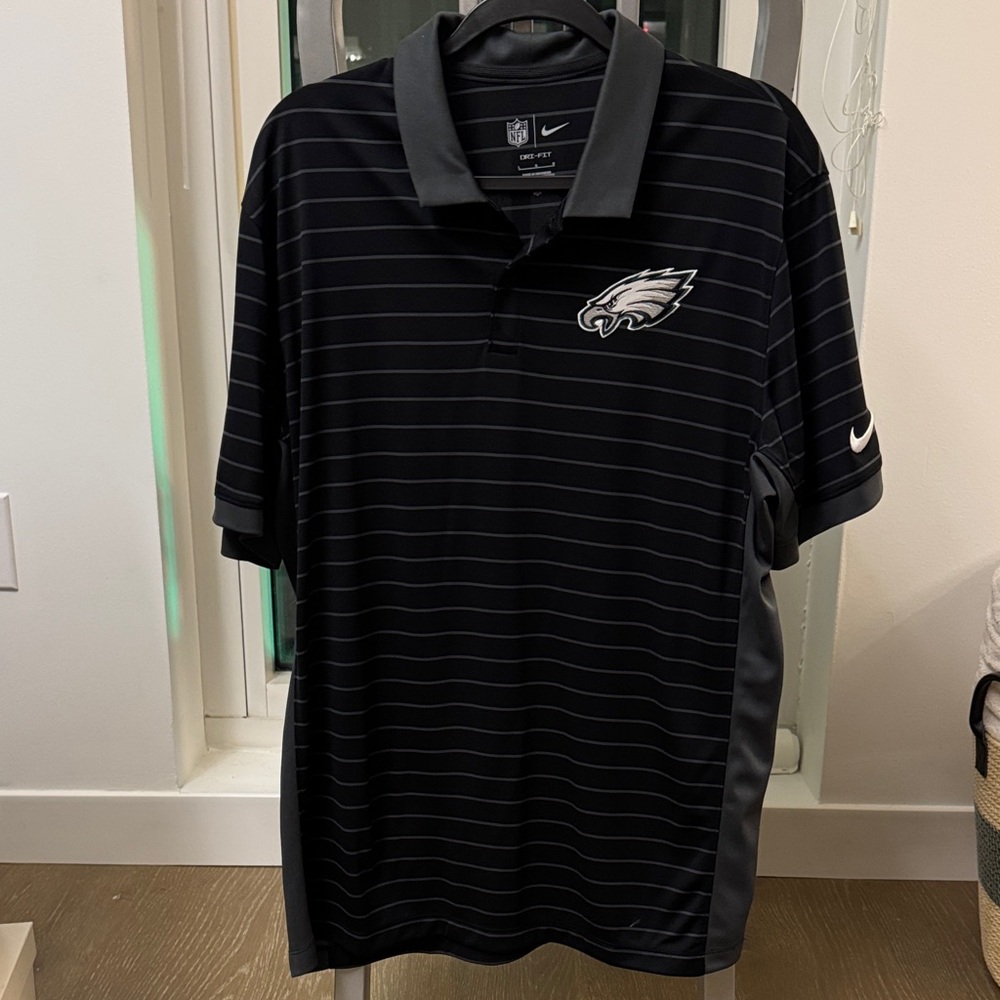 Nike Men's Black Striped Polo Shirt